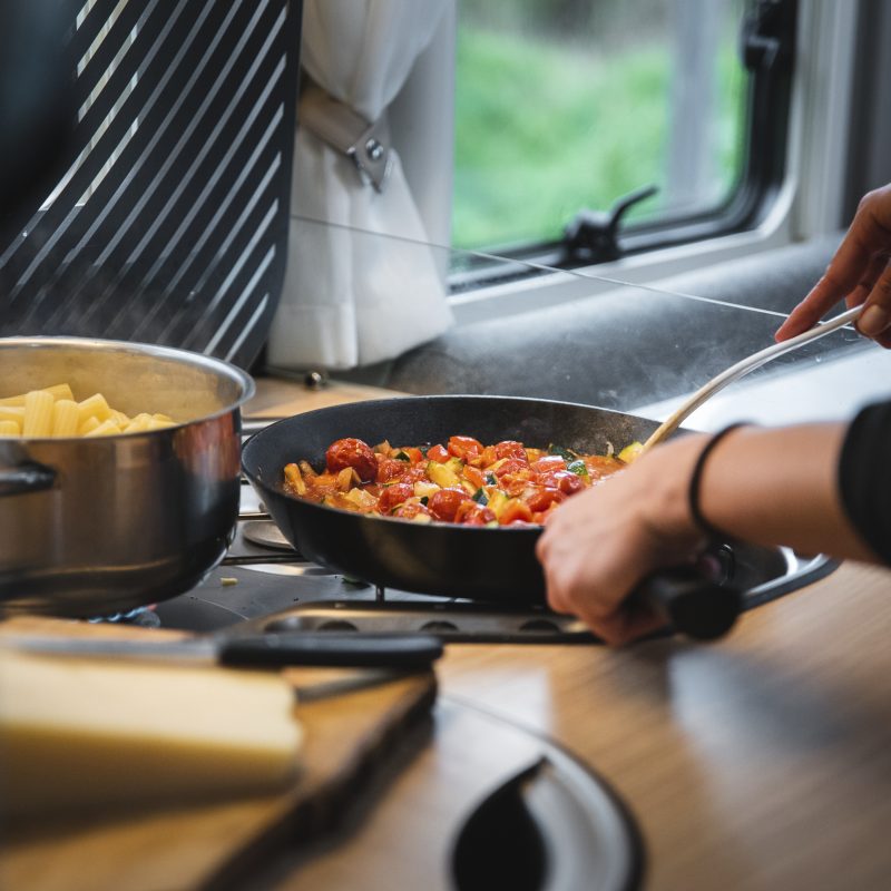 HYMER_Tramp_S695_Lifestyle_Interieur_3-Print