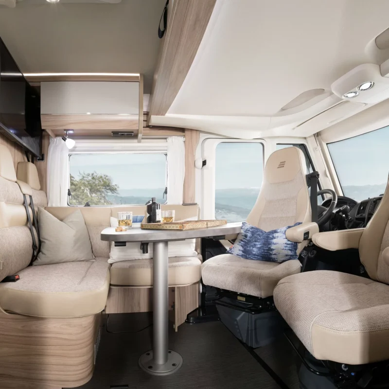 hy17_exi588_silber_chia_san_interior_sitzgruppe_ll